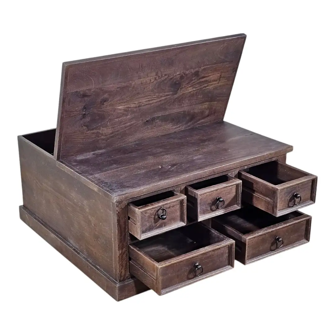La Table Basse Coffre d’Avignon (The Avignon Coffer Coffee Table)