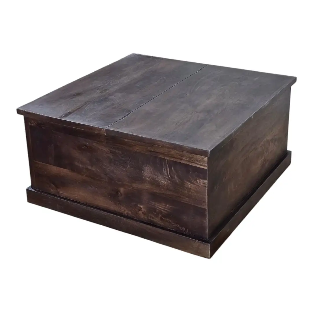 La Table Basse Coffre d’Avignon (The Avignon Coffer Coffee Table)