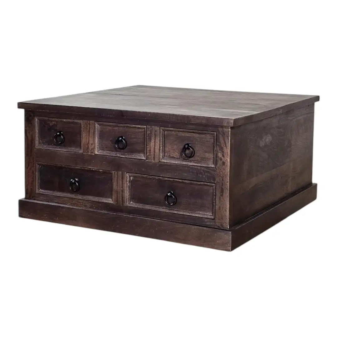 La Table Basse Coffre d’Avignon (The Avignon Coffer Coffee Table)