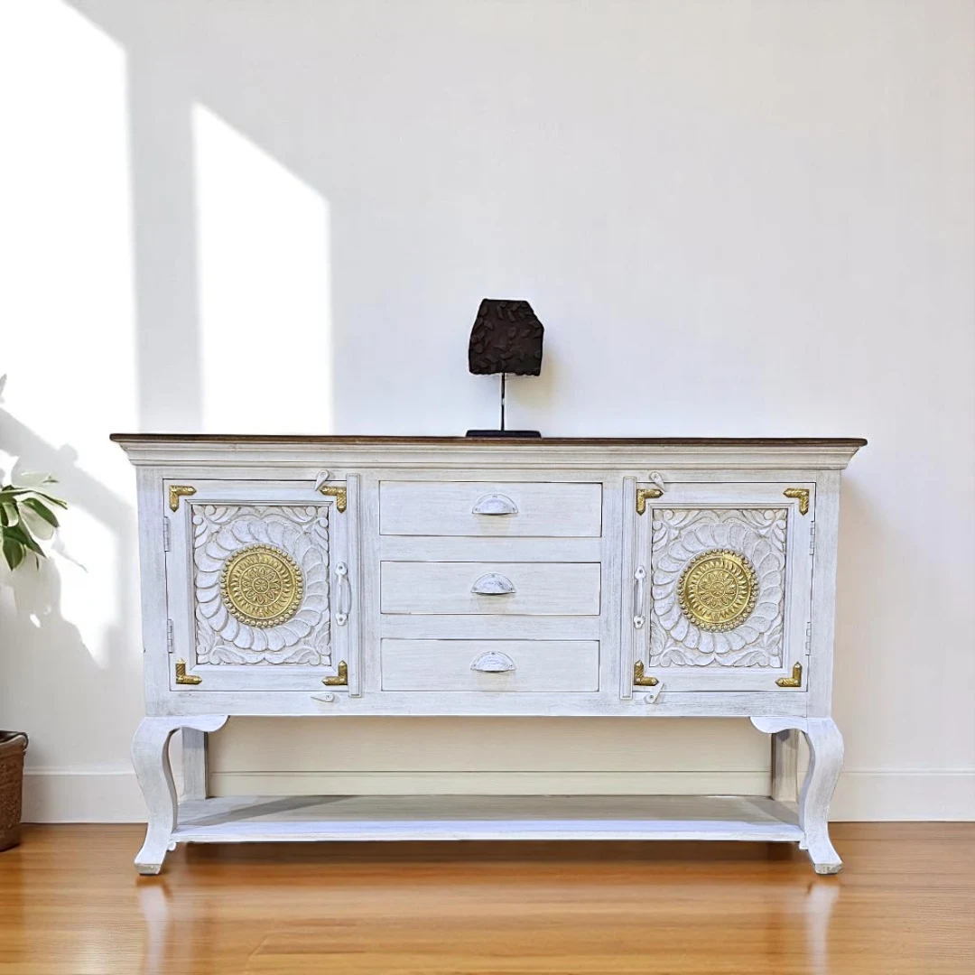 LUMINAIRE DORÉ: Artisanal Antiquity Console