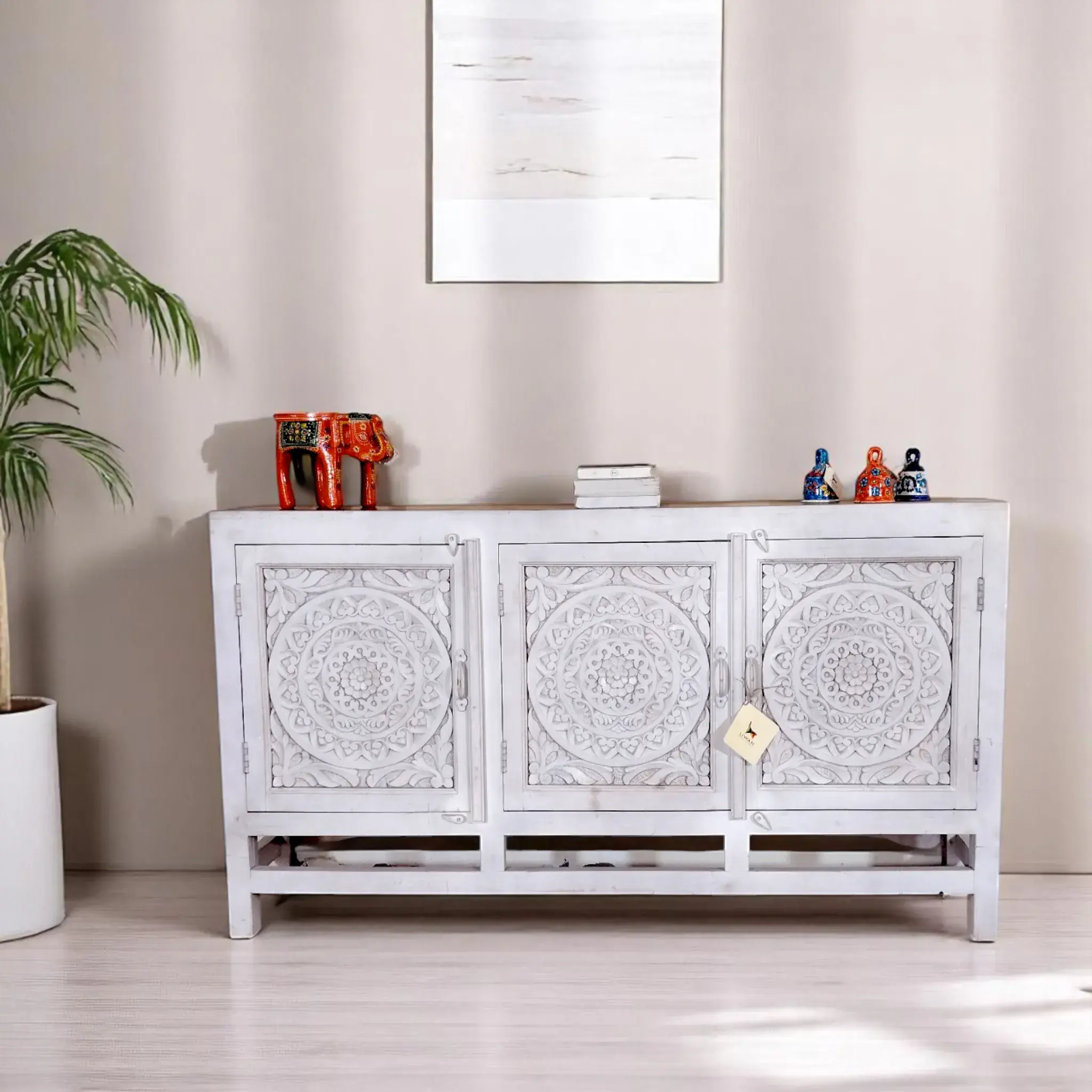 ZARA Hand-Carved Sideboard white