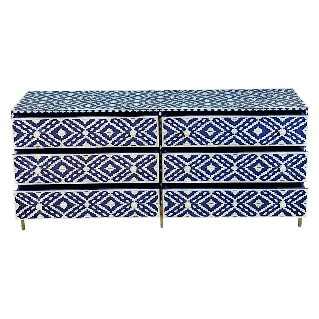 The Azur Geometric Chest